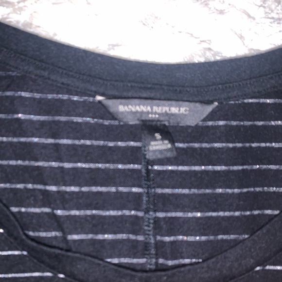 Banana Republic Black and white long sleeve - Picture 3 of 3